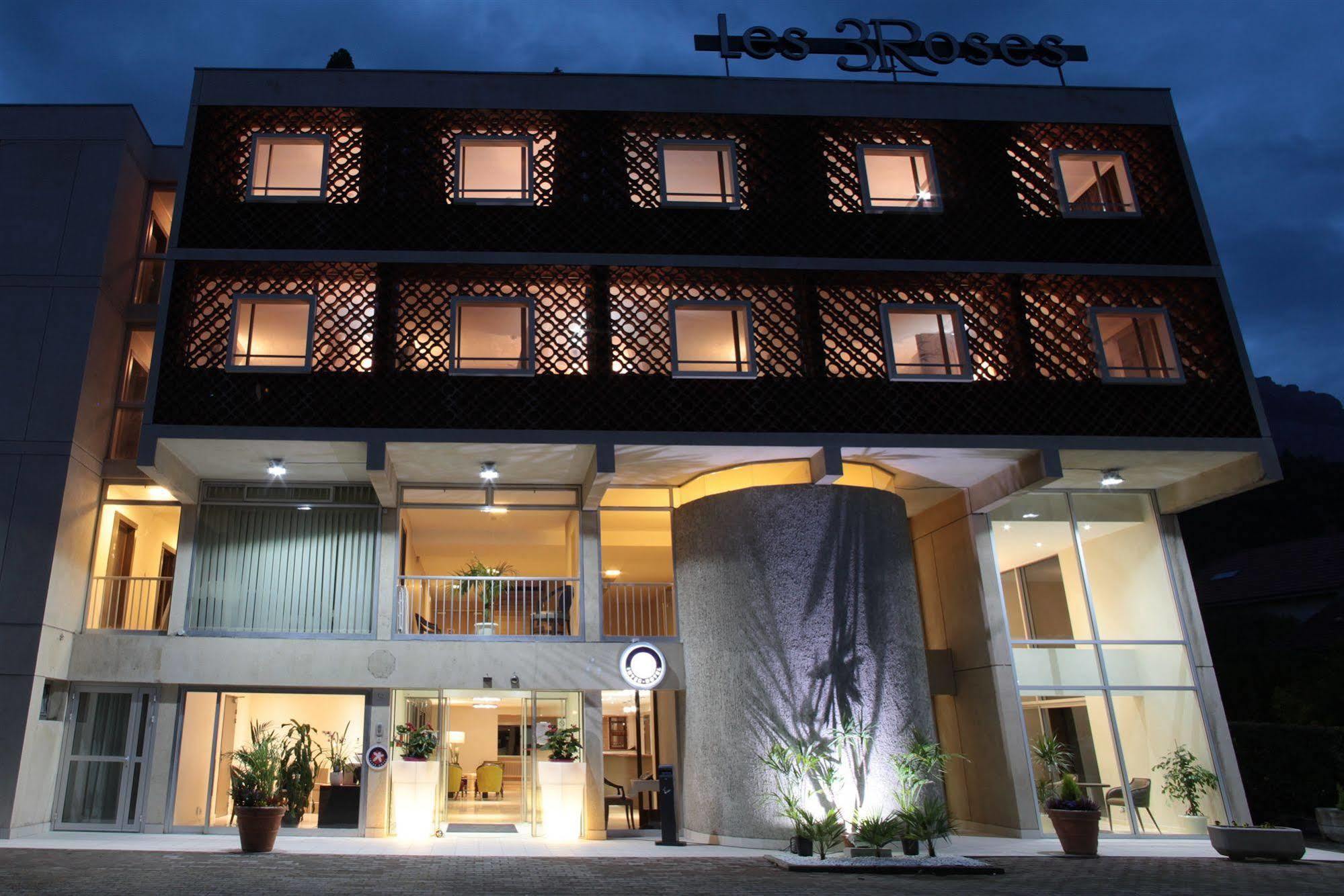 Hotel Les Trois Roses, Meylan Grenoble Exterior photo