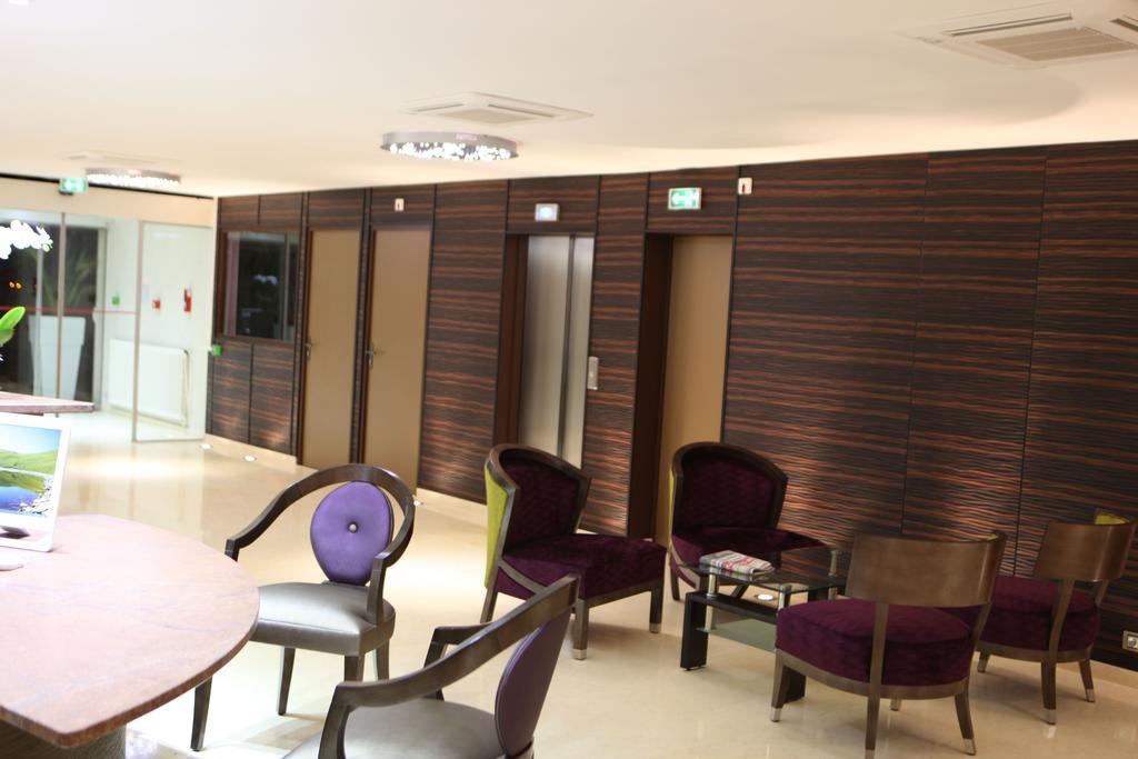 Hotel Les Trois Roses, Meylan Grenoble Exterior photo
